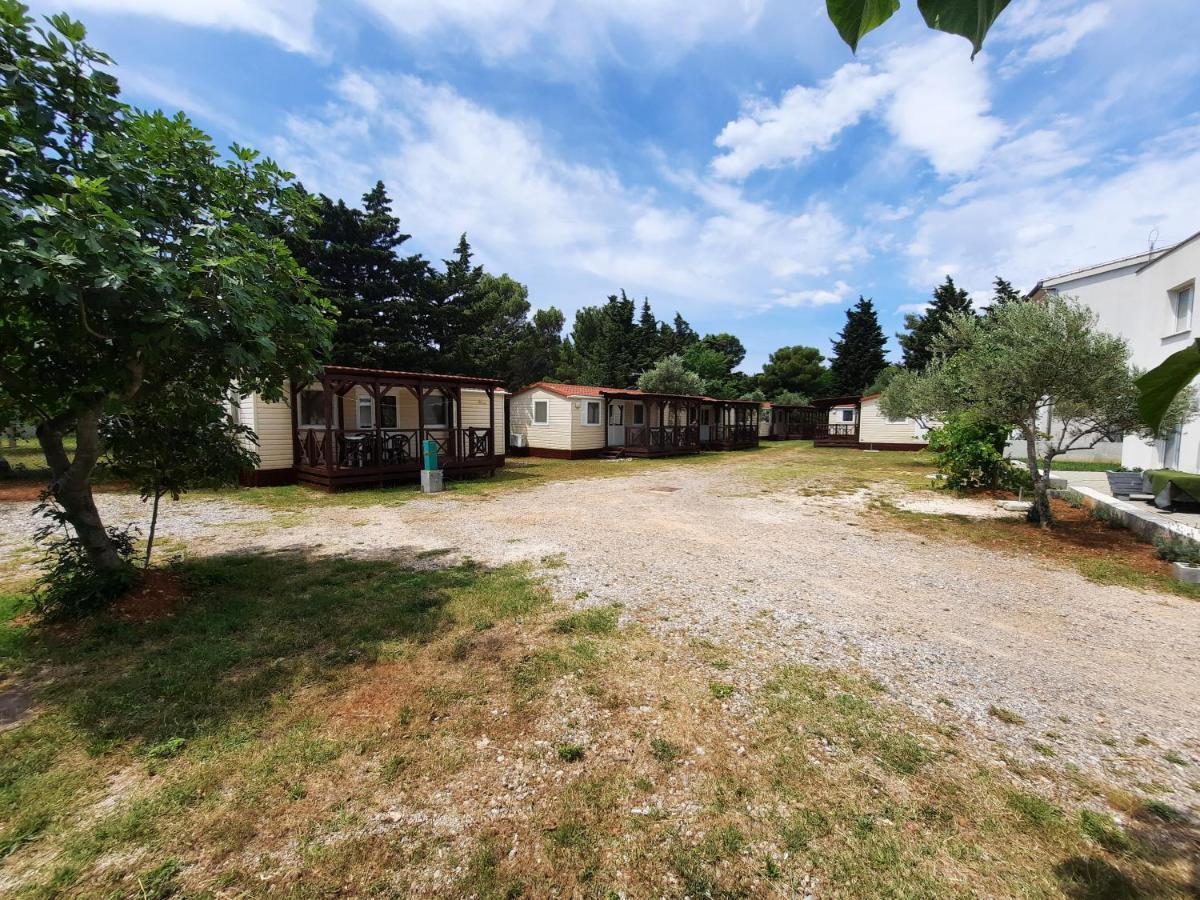 Hotel Kamp Rujno Starigrad Paklenica Exterior foto